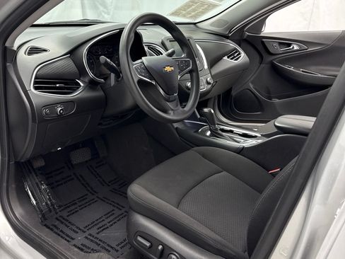 Used 2018 Chevrolet Malibu LT FWD image 10