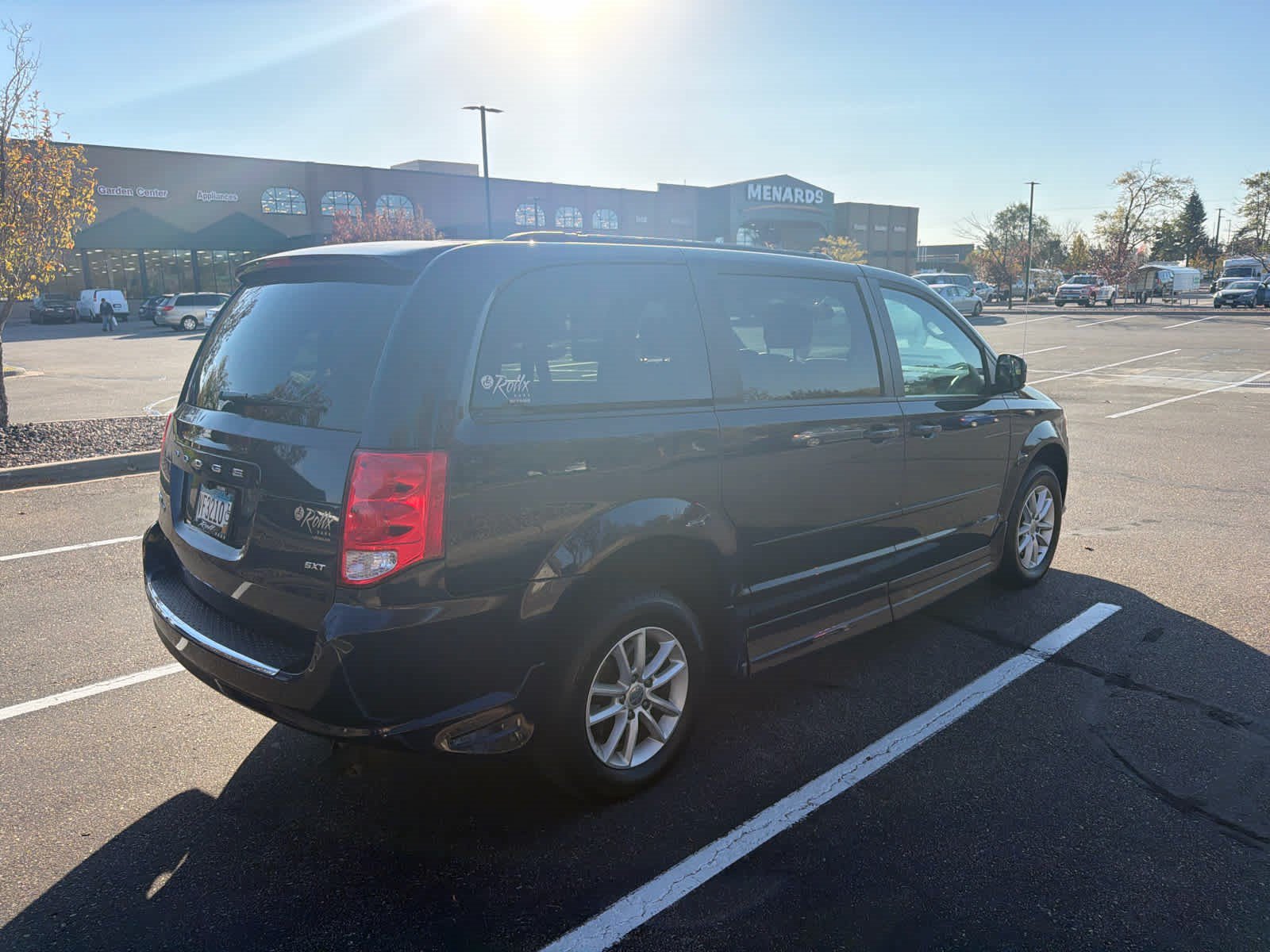 Used 2016 Dodge Grand Caravan SXT FWD image 8