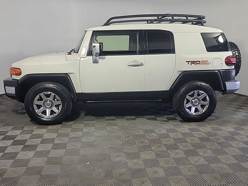 Used 2014 Toyota FJ Cruiser 4WD w/ Upgrade Package image 8