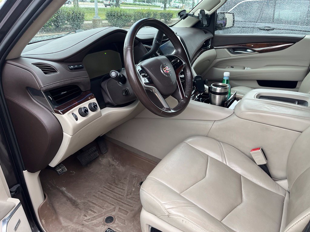 Used 2015 Cadillac Escalade ESV Luxury AWD/4WD image 6