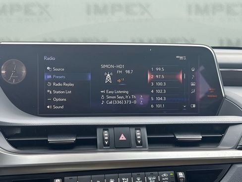 Used 2019 Lexus ES 300h w/ Accessory Package 2 FWD image 9