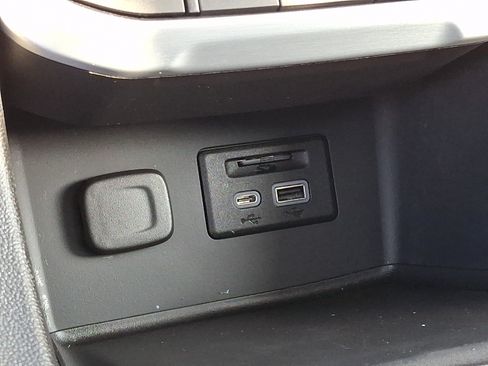 Used 2023 GMC Acadia SLT w/ LPO, Floor Liner Package FWD image 25