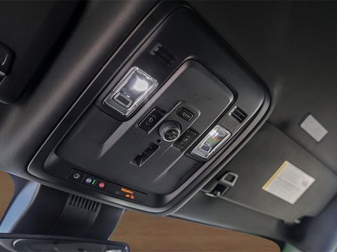 Used 2025 GMC Yukon XL Denali image 21