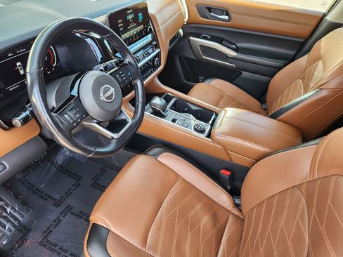 Used 2022 Nissan Pathfinder Platinum w/ Cargo Package image 9