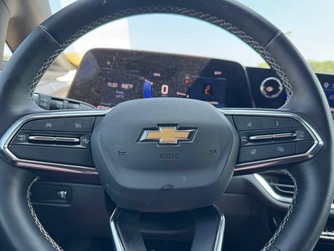 Used 2025 Chevrolet Equinox EV LT w/ Comfort Package FWD image 13