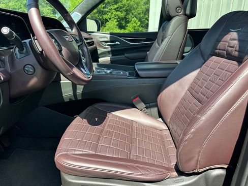 Used 2021 Cadillac Escalade ESV Sport Platinum w/ Heavy-Duty Trailer Package AWD/4WD image 9