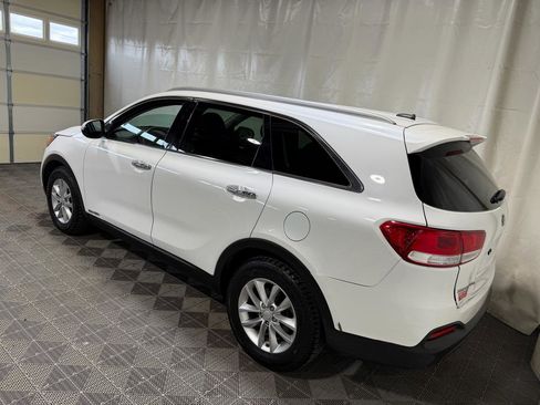 Used 2018 Kia Sorento LX AWD/4WD image 17