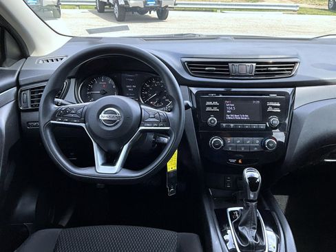 Used 2017 Nissan Rogue Sport S w/ S Appearance Package image 13