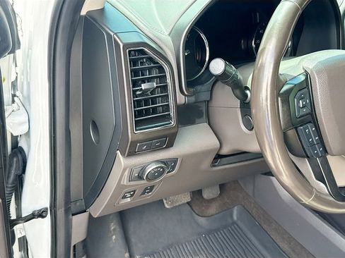 Used 2020 Ford Expedition Limited RWD image 11