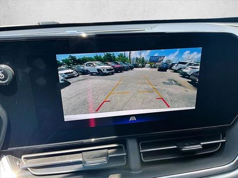 Used 2025 Chevrolet Trax LT w/ Driver Confidence Package FWD image 23