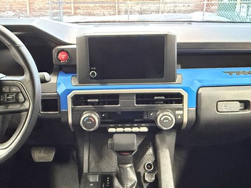 Used 2025 Toyota Tacoma SR image 17