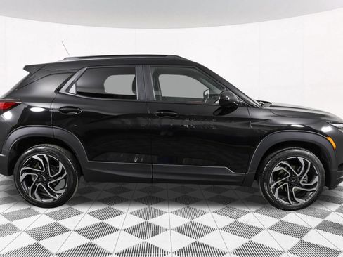 Used 2025 Chevrolet TrailBlazer RS w/ Convenience Package AWD/4WD image 17