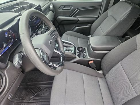 Used 2026 Chevrolet Colorado Trail Boss w/ LPO, Tailgate Decal Package AWD/4WD image 13