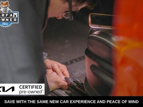 Certified 2024 Kia Sorento S image 12