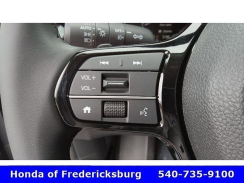 Used 2025 Honda Pilot EX-L image 12