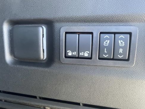 New 2026 Chevrolet Suburban Premier image 11