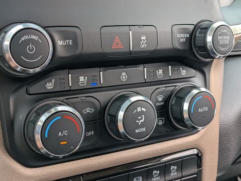 Used 2022 RAM 2500 Laramie AWD/4WD image 31