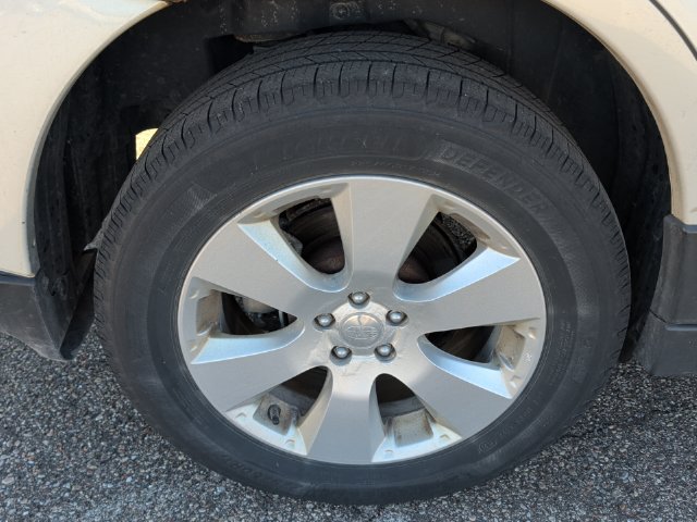 Used 2011 Subaru Outback 2.5i Limited AWD/4WD image 32