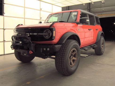 Used 2023 Ford Bronco Wildtrak image 1