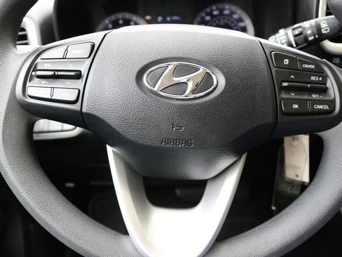 Used 2022 Hyundai Venue SE image 20