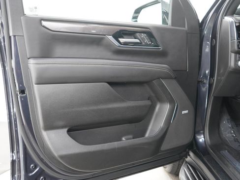 Used 2025 GMC Yukon Elevation AWD/4WD image 20