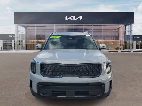 Certified 2025 Kia Telluride AWD image 2