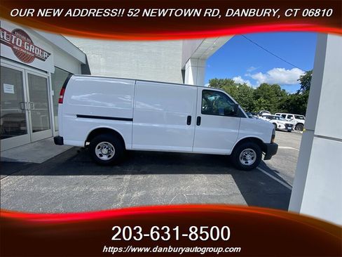Used 2021 Chevrolet Express 2500 RWD image 8