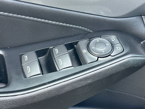 Certified 2023 Chevrolet Traverse LT FWD image 12