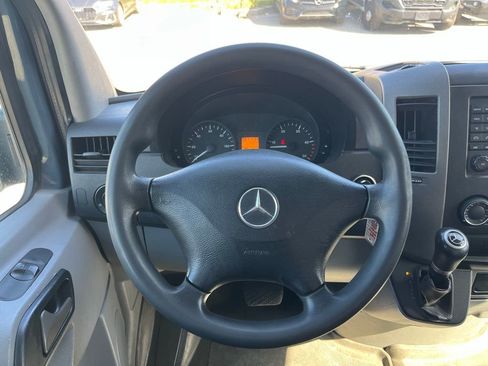 Used 2018 Mercedes-Benz Sprinter 2500 image 18