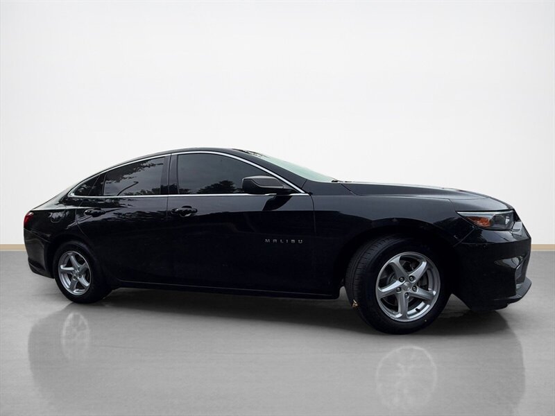 Used 2017 Chevrolet Malibu LS FWD image 5