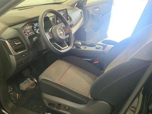 Used 2023 Nissan Rogue SV AWD/4WD image 16