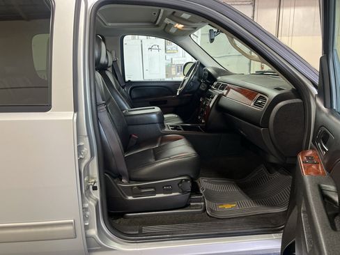 Used 2013 Chevrolet Avalanche LT w/ All-Star Edition AWD/4WD image 22