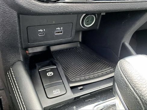 Used 2024 Nissan Kicks SR w/ SR Premium Package FWD image 31