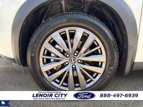 Used 2022 Nissan Pathfinder SL w/ SL Premium Package FWD image 9