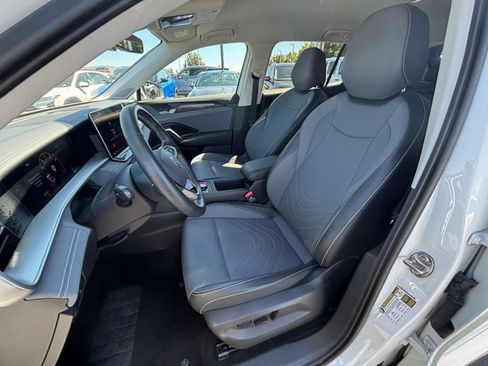 Used 2026 Volkswagen Tiguan SE AWD/4WD image 38