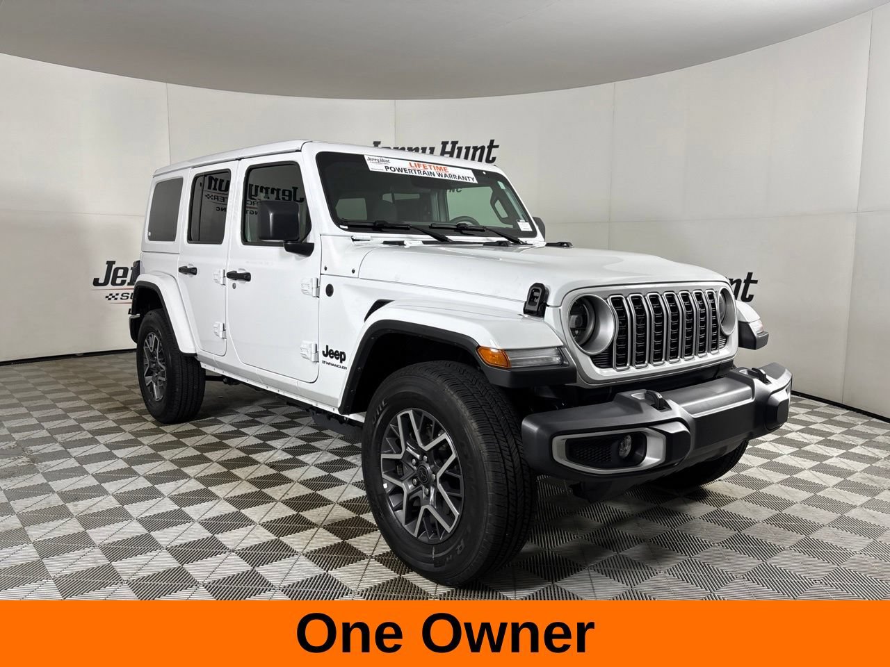 Used 2026 Jeep Wrangler Unlimited Sahara AWD/4WD image 4