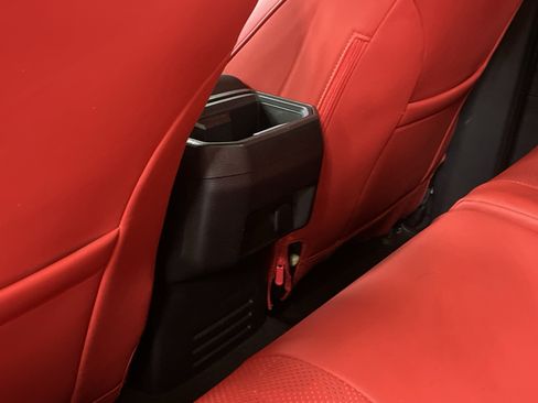 Used 2025 Toyota Tacoma SR image 33