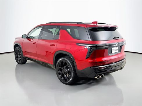 Used 2025 Chevrolet Traverse RS image 6