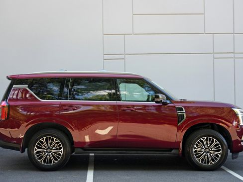 Used 2025 Nissan Armada SL AWD/4WD image 55