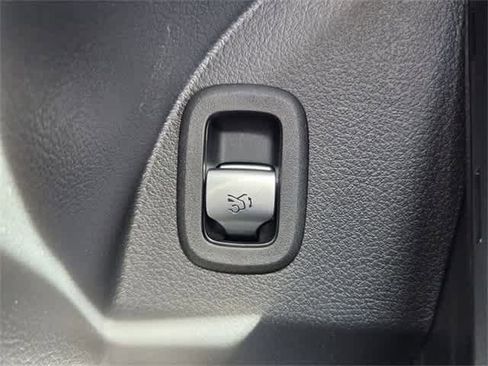 Used 2025 Mercedes-Benz GLC 300 4MATIC image 40
