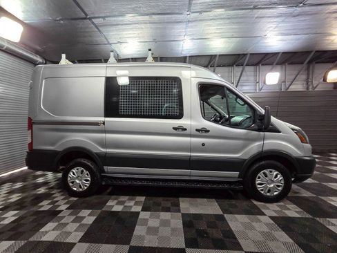 Used 2015 Ford Transit 250 130 Medium Roof image 9