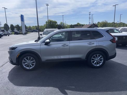 Used 2025 Honda CR-V EX image 2