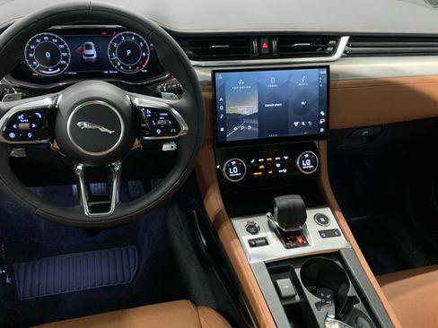 Used 2026 Jaguar F-PACE R-Dynamic S AWD/4WD image 5