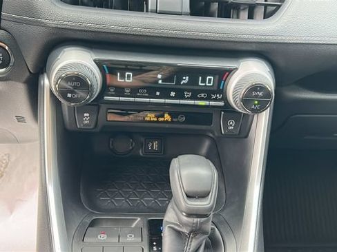 Used 2025 Toyota RAV4 XLE FWD image 21