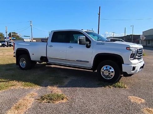 Certified 2024 Chevrolet Silverado 3500 High Country w/ High Country Premium Package image 2