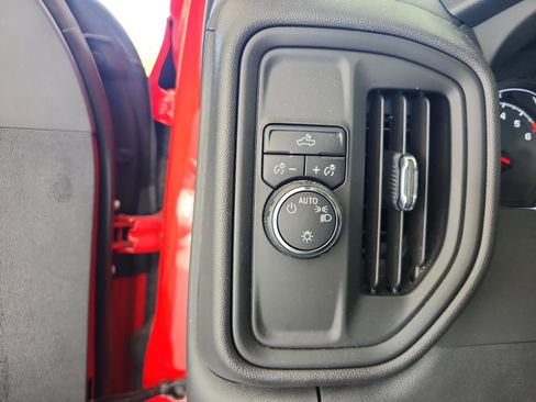 Used 2022 Chevrolet Silverado 1500 Custom w/ Safety Confidence Package RWD image 13