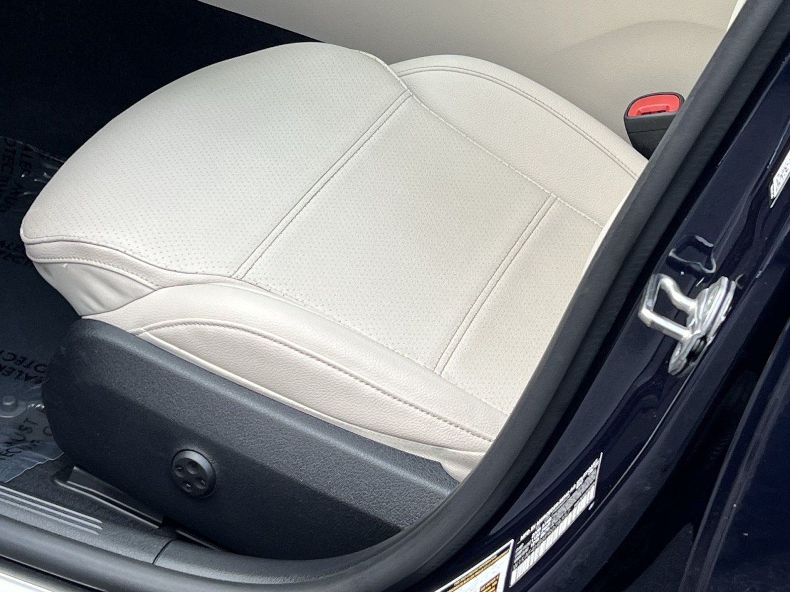 Used 2023 Mercedes-Benz C 300 4MATIC Sedan image 19