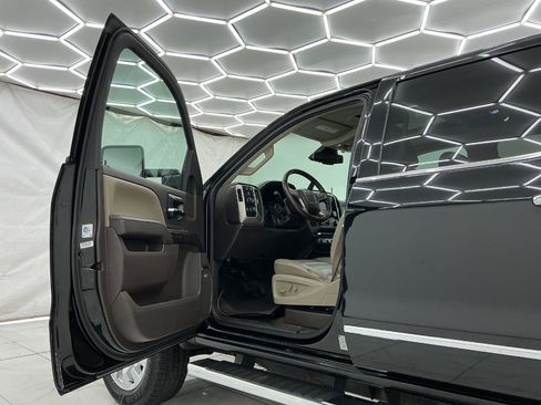 Used 2016 GMC Sierra 2500 Denali w/ Duramax Plus Package AWD/4WD image 18