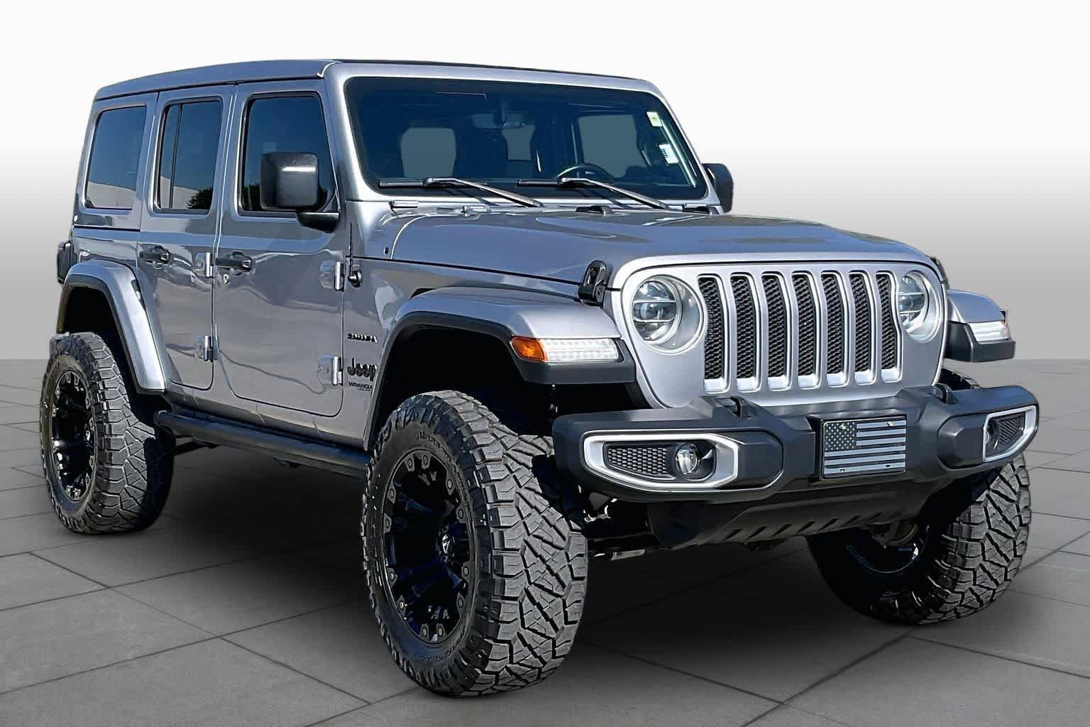 Used 2018 Jeep Wrangler Unlimited Sahara AWD/4WD image 3