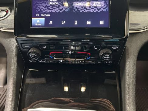 Used 2023 Jeep Grand Cherokee Altitude AWD/4WD image 21